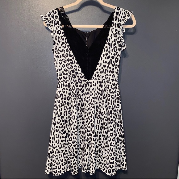 Express White Leopard Dress - Picture 3 of 8